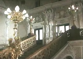 Оперный театр. Парадная лестница.
